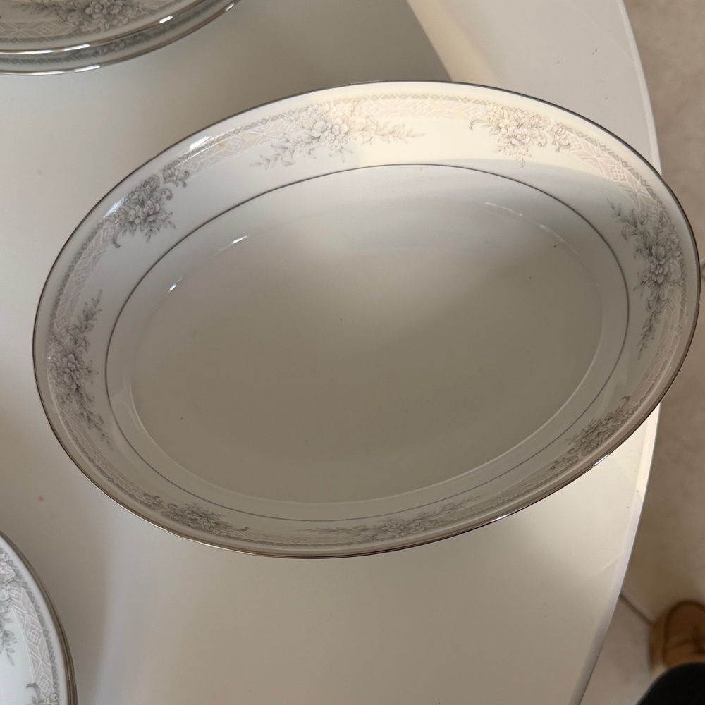 Noritake Sweet Leilani White Oval Dish
